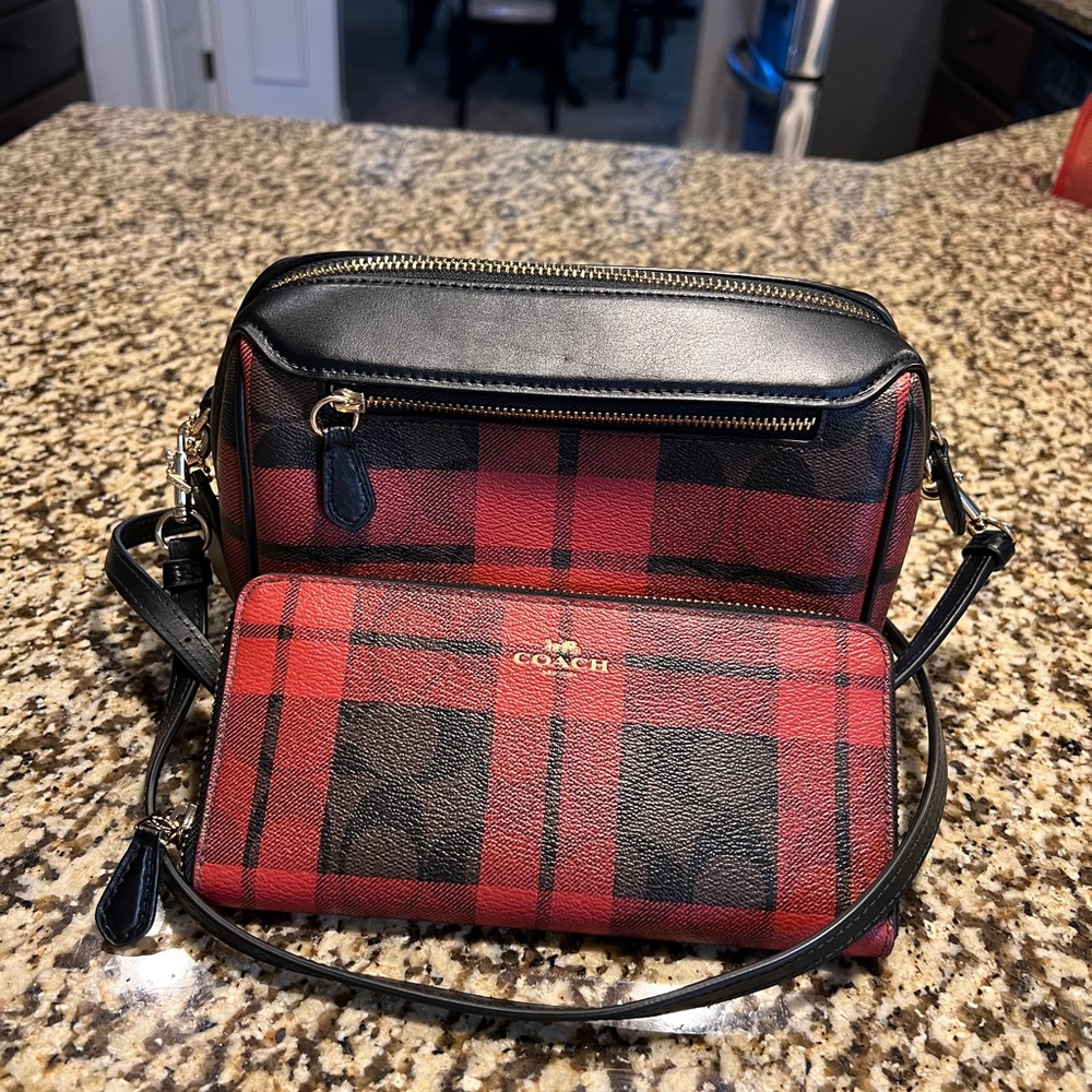 COACH BENNETT FIELD PLAD BAG AND WALLET